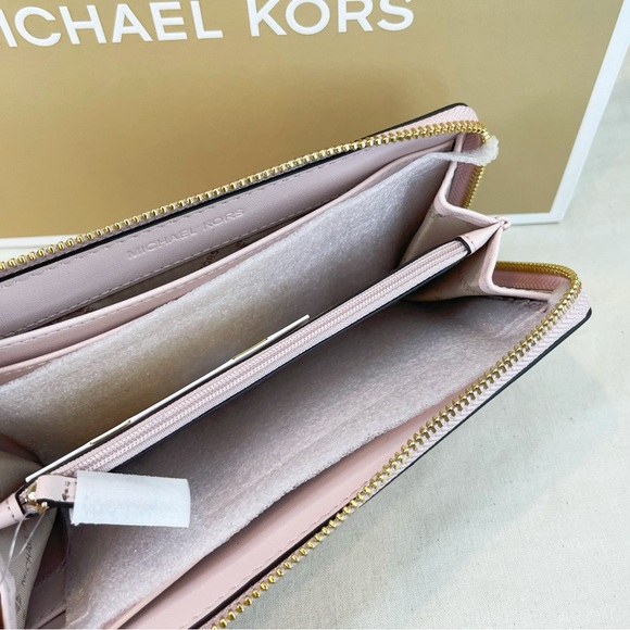 🌸NeW! Michael Kors Large Quarter Zip Wallet - Picture 3 of 6